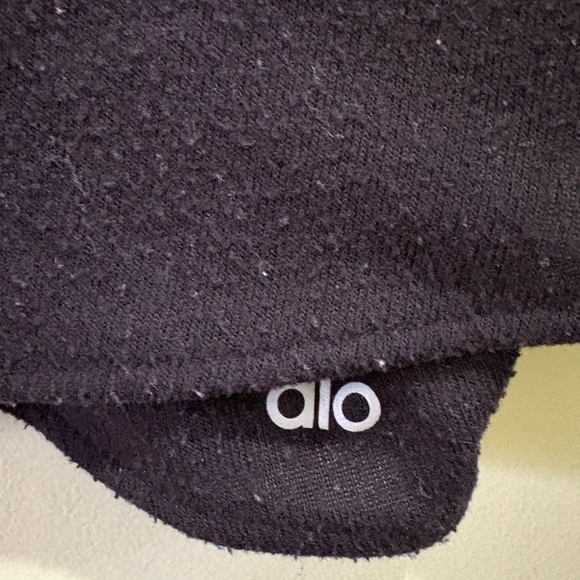 ALO Yoga Elegant Black Long Sleeve Crop Top - Picture 3 of 5